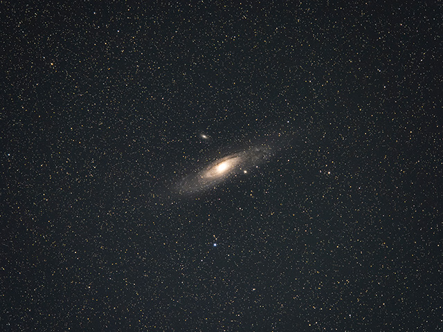 写真家北山輝泰がM.ZUIKO DIGITAL ED 40-150mm F2.8 PROで撮影した星空の写真5 アンドロメダ銀河