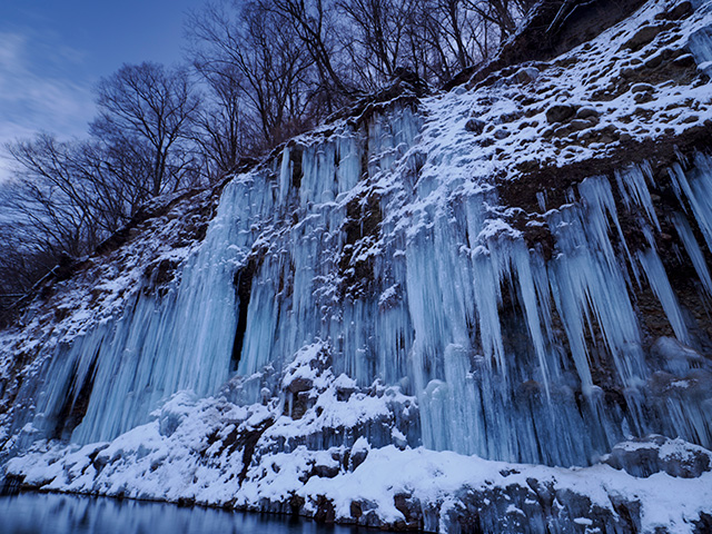 写真家喜多規子がM.ZUIKO DIGITAL ED 8-25mm F4.0 PROで撮影した氷柱の写真