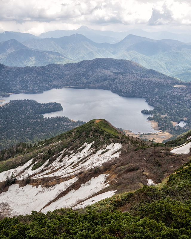 山岳写真家 平野篤がM.ZUIKO DIGITAL ED 12-40mm F2.8 PRO IIで撮影した燧ヶ岳山頂からの写真